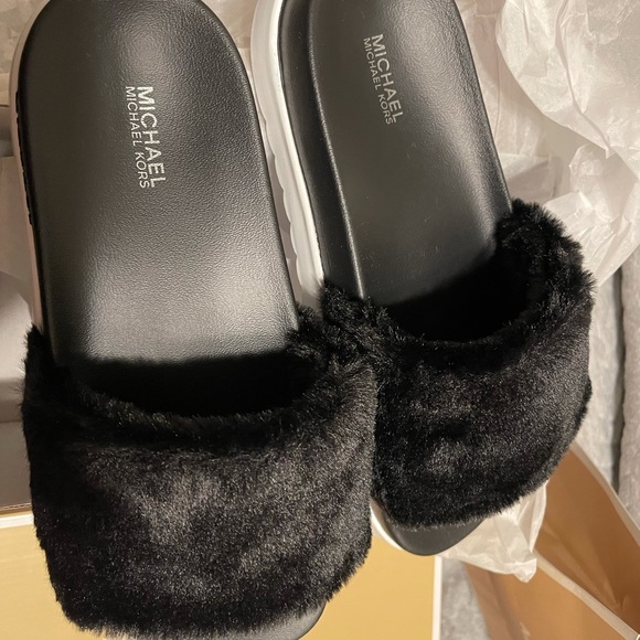 Michael Kors slides - Picture 3 of 3
